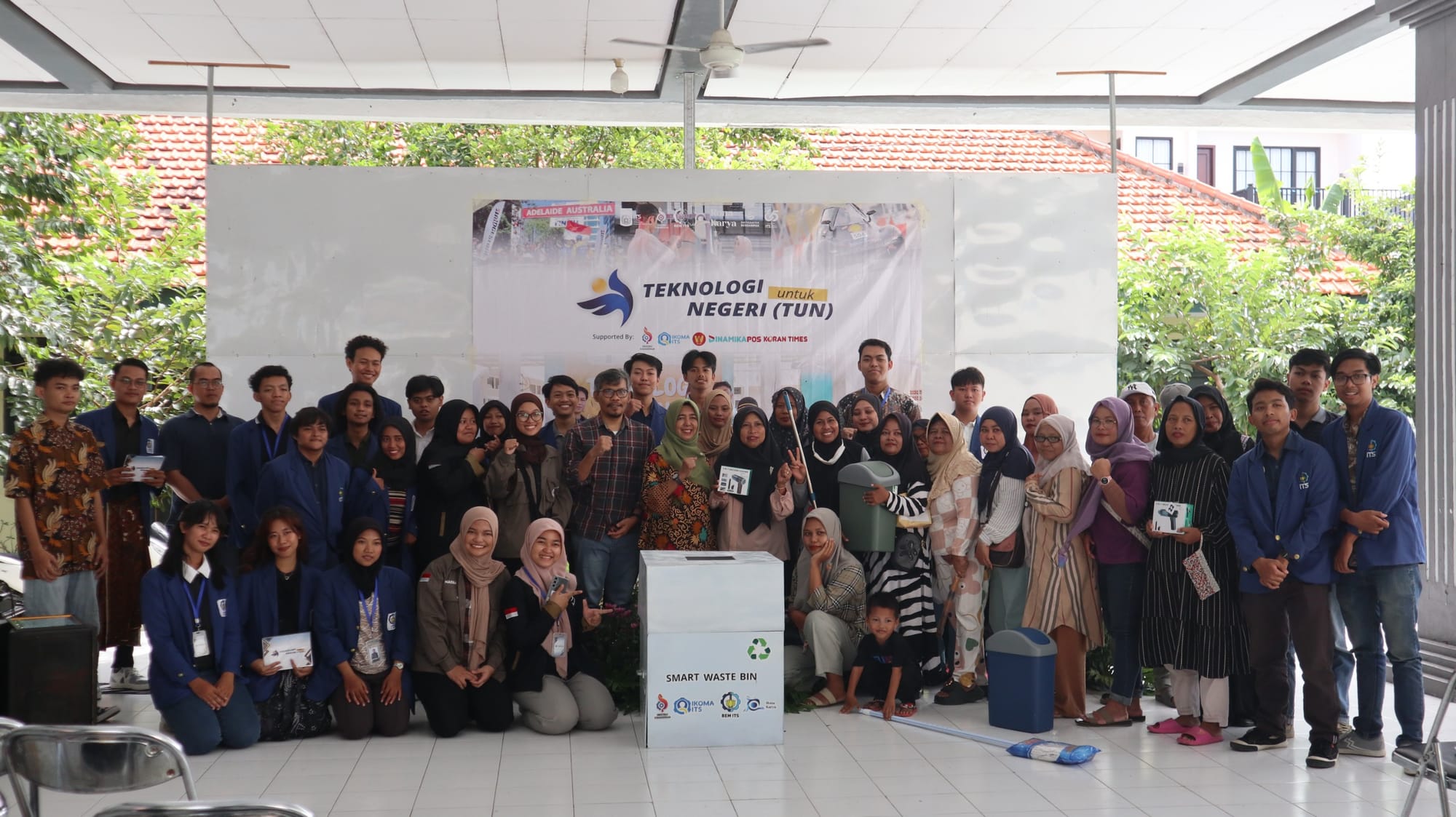 BEM ITS Hadirkan Pemilah Sampah Otomatis Dari Program Teknologi Untuk Negeri